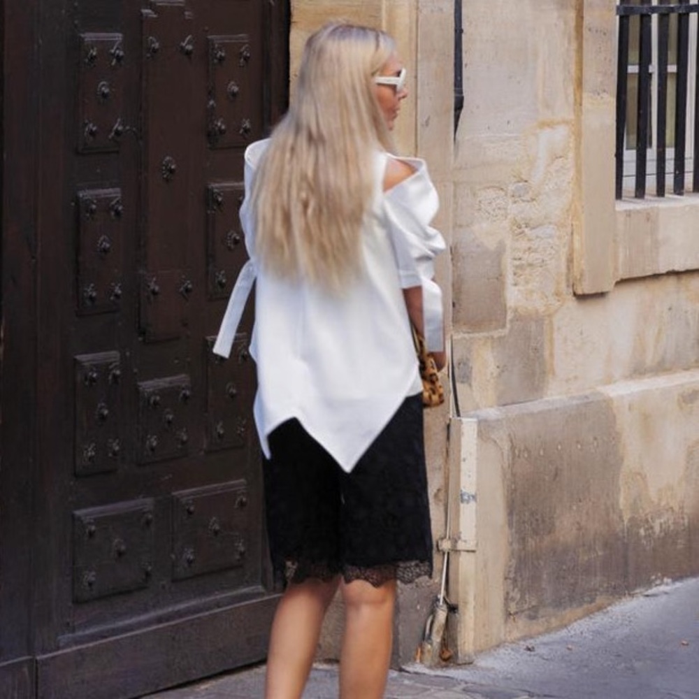 Elegant White Women's Cutout Sleeve Blouse - Picture 3 of 4